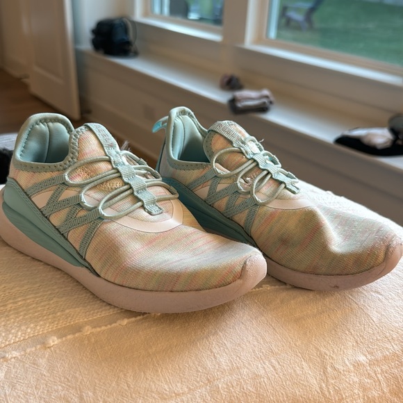 Girls runners - Picture 2 of 3